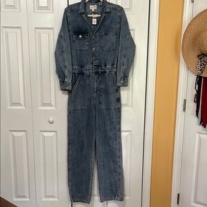 Universal Thread Blue Denim Jumpsuit with Classic Workwear Design